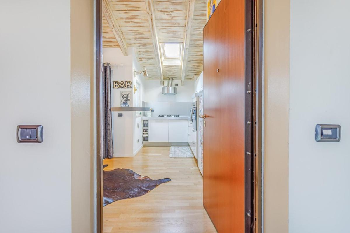 Unconventional Near Linate - Supreme Meme Loft Apartment *